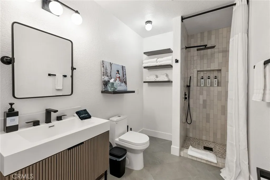 30260 Gremlin Court, Running Springs, California 92382 home-pic-45