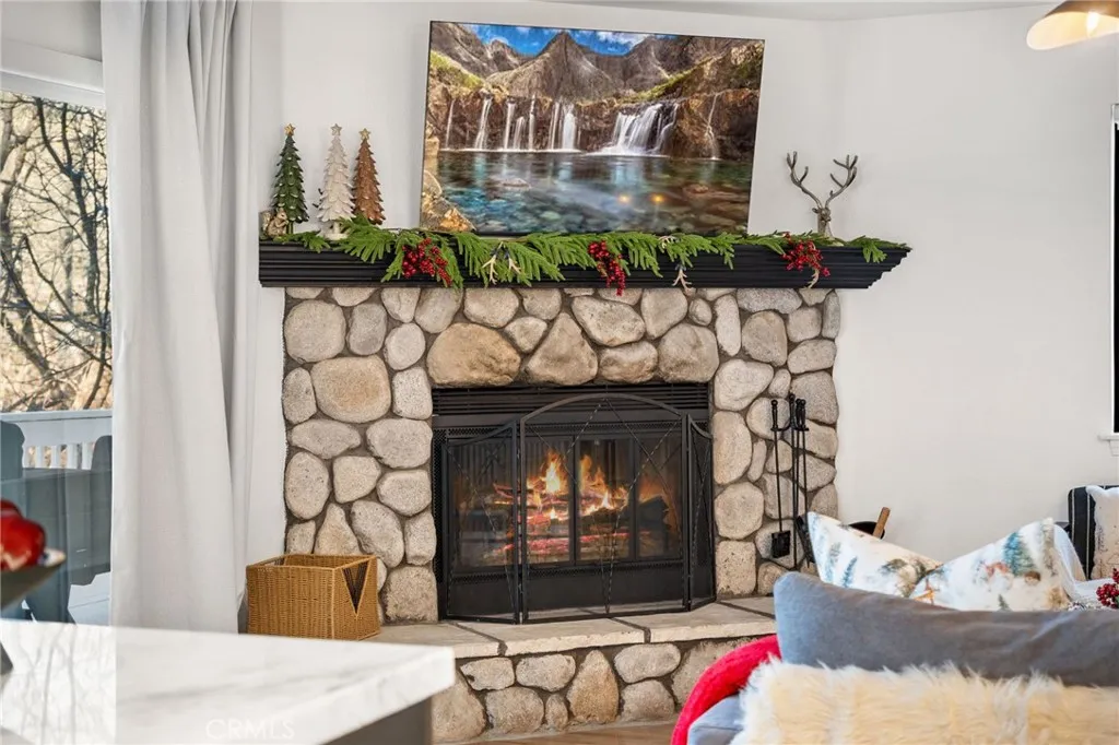 30260 Gremlin Court, Running Springs, California 92382 home-pic-16