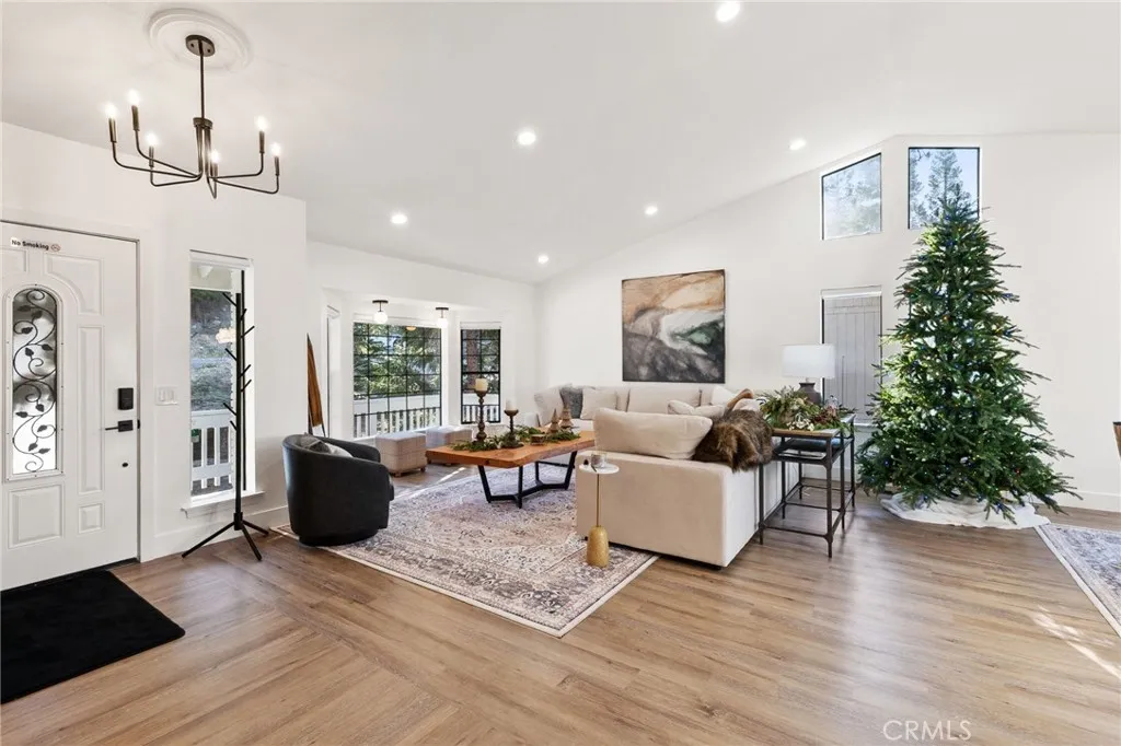 30260 Gremlin Court, Running Springs, California 92382 home-pic-4