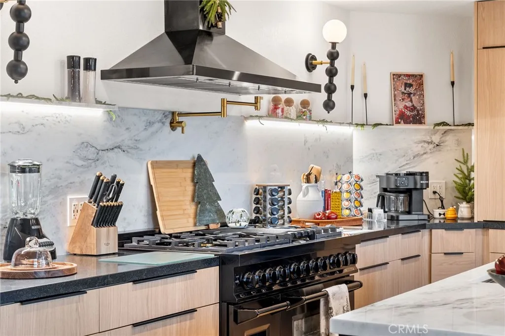 30260 Gremlin Court, Running Springs, California 92382 home-pic-12