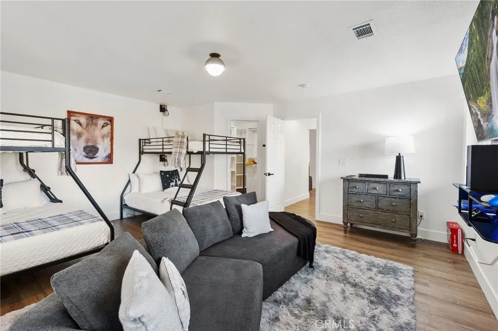 30260 Gremlin Court, Running Springs, California 92382 home-pic-43