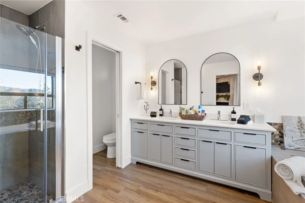 30260 Gremlin Court, Running Springs, California 92382 home-pic-28