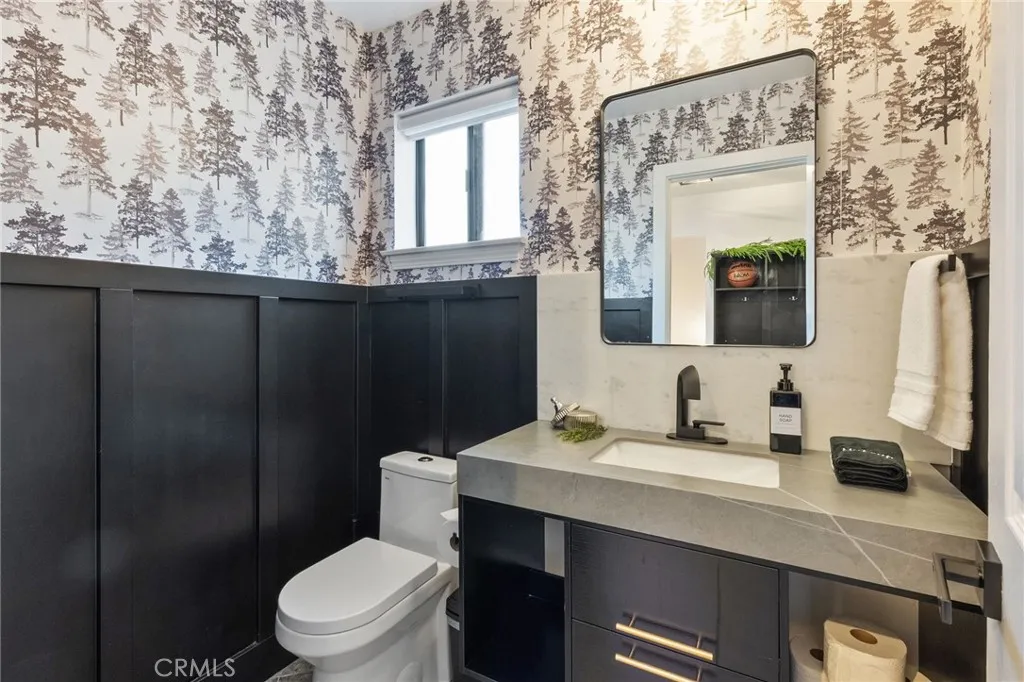 30260 Gremlin Court, Running Springs, California 92382 home-pic-37
