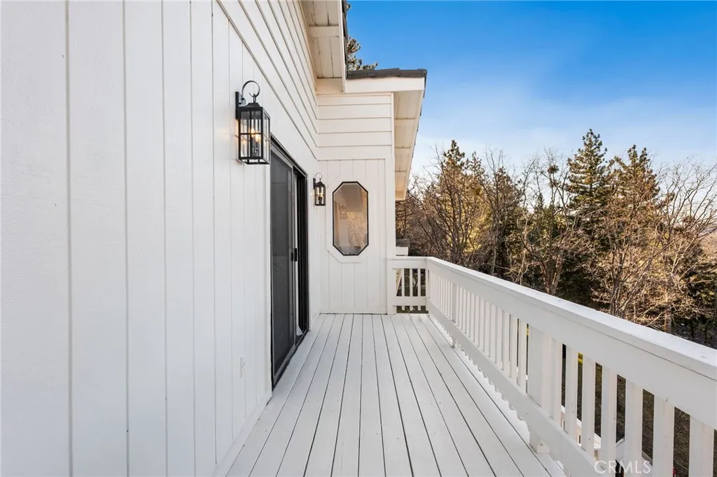 30260 Gremlin Court, Running Springs, California 92382 home-pic-33