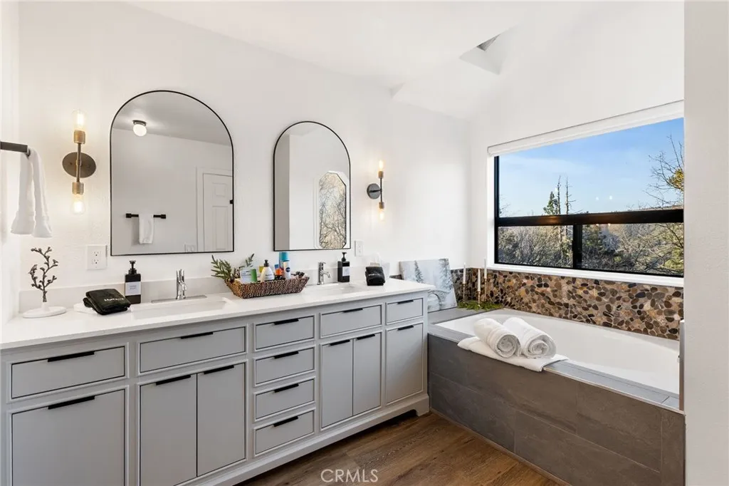 30260 Gremlin Court, Running Springs, California 92382 home-pic-29