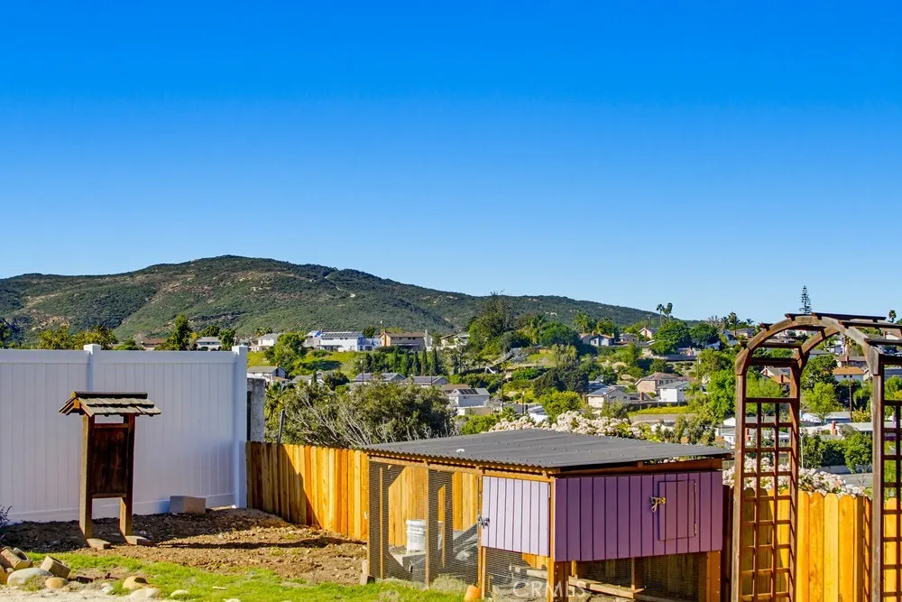 6551 Lake Ashmere Court, San Diego, California 92119 home-pic-38