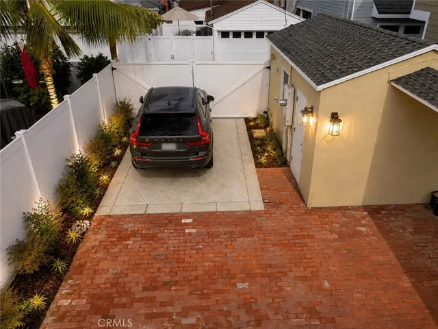 Virtual Car in Driveway