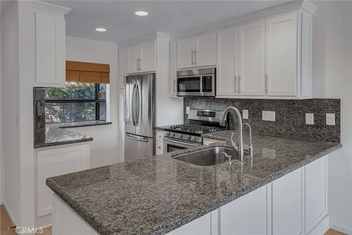 12750 Centralia 76, Lakewood, California 90715
