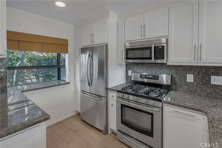12750 Centralia 76, Lakewood, California 90715