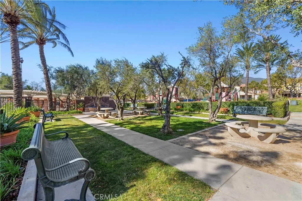5368 Mantova Court, Fontana, California 92336 home-pic-27