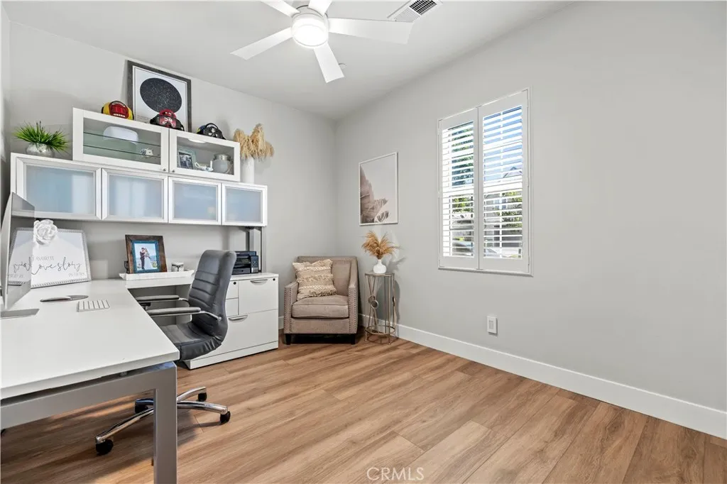 5368 Mantova Court, Fontana, California 92336 home-pic-12