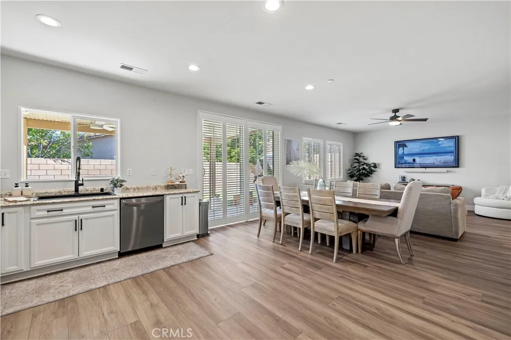 5368 Mantova Court, Fontana, California 92336 home-pic-5
