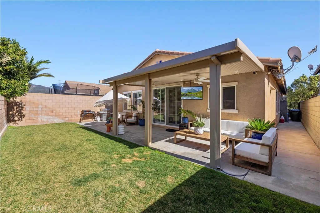 5368 Mantova Court, Fontana, California 92336 home-pic-15