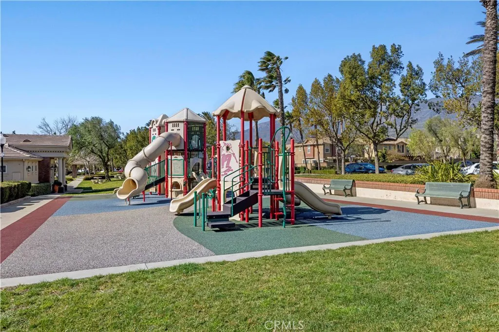 5368 Mantova Court, Fontana, California 92336 home-pic-25