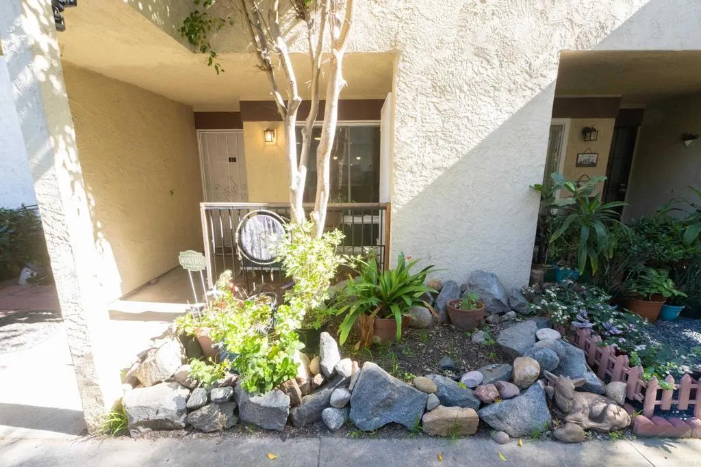 745 East Bradley Avenue 11, El Cajon, California 92021 home-pic-20