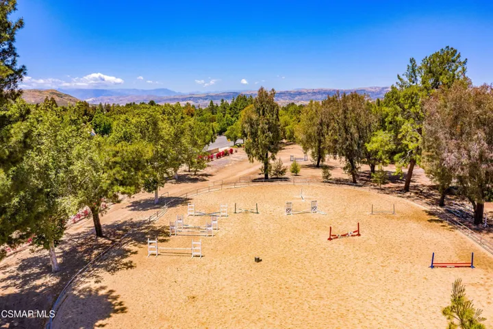 1625 Rambling Rd Simi Valley 2-120