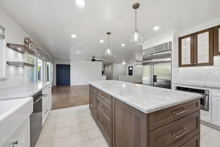 1625 Rambling Rd Simi Valley 2-32