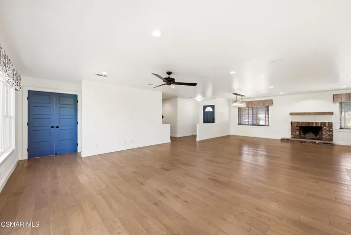 1625 Rambling Rd Simi Valley 2-24