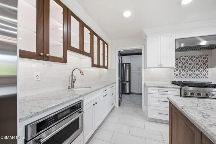 1625 Rambling Rd Simi Valley 2-28