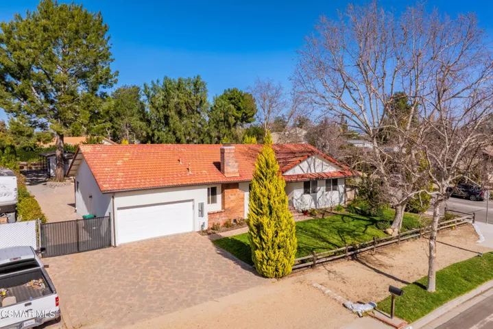 1625 Rambling Rd Simi Valley 2-100