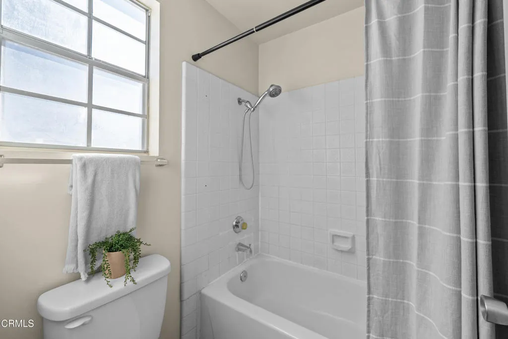 9771 Sweetwater Lane, Ventura, California 93004 home-pic-12