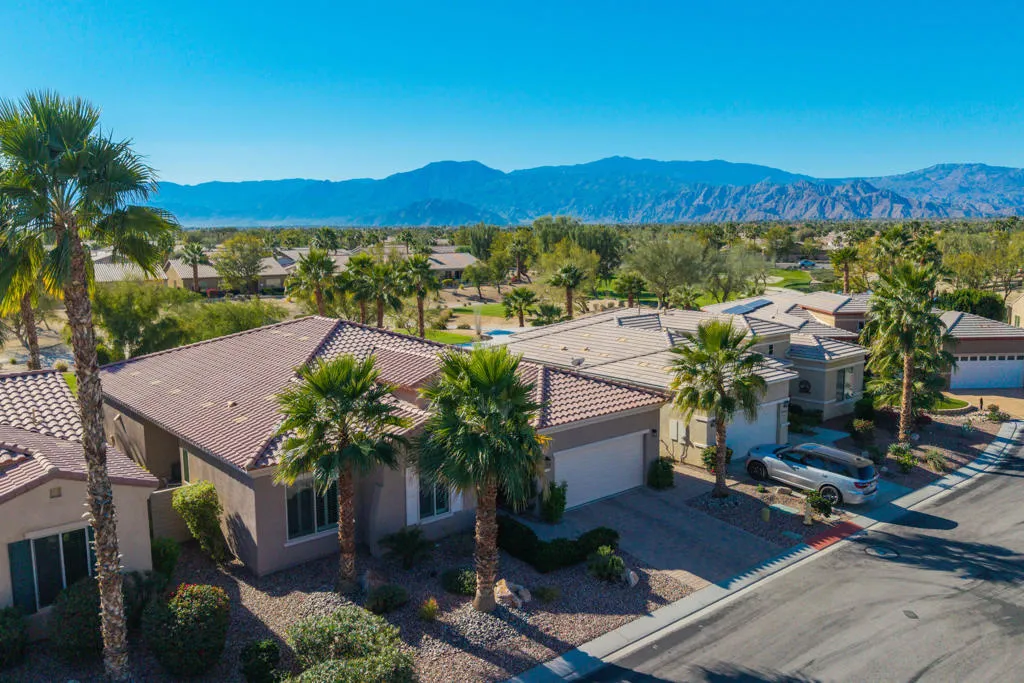 39330 Calle Tonala, Indio, California 92203 home-pic-3