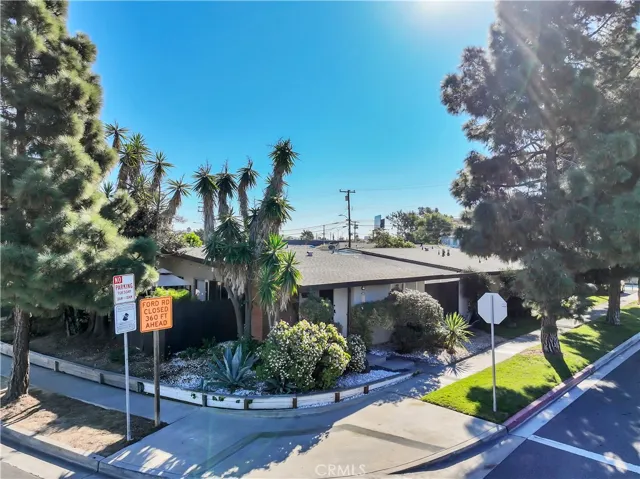 425 Ford, Costa Mesa, California 92627