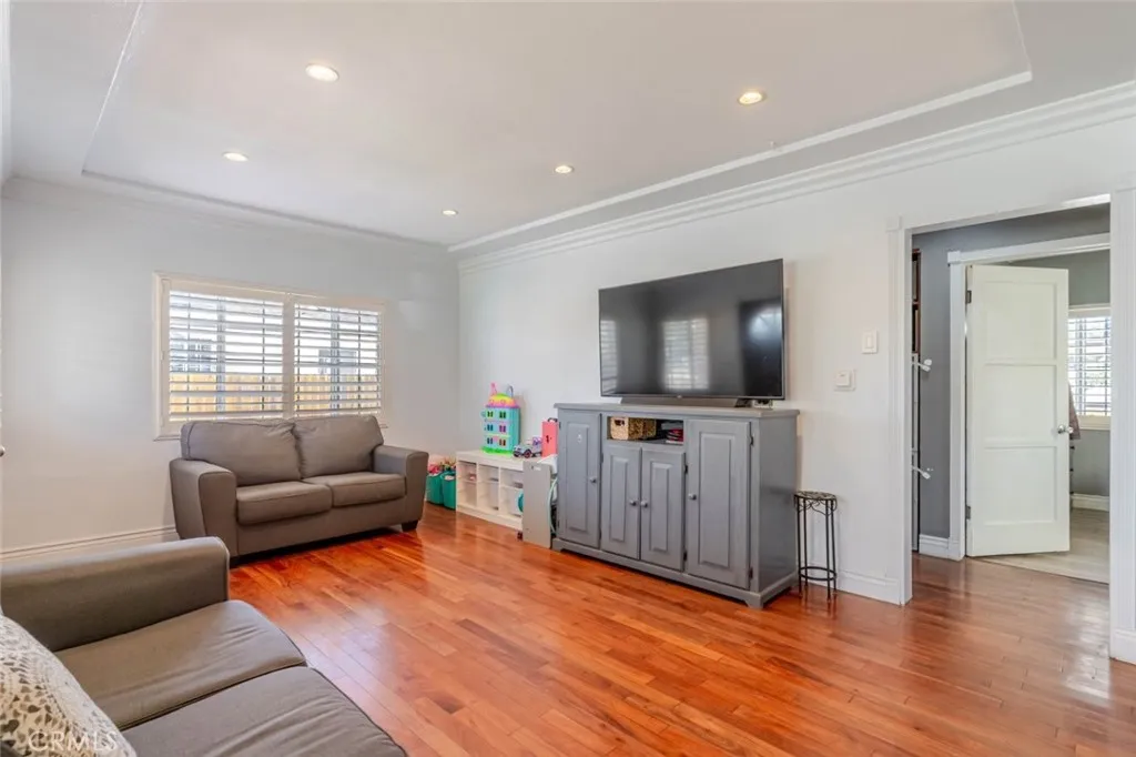 3813 Lyndora Street, Lynwood, California 90262 home-pic-4