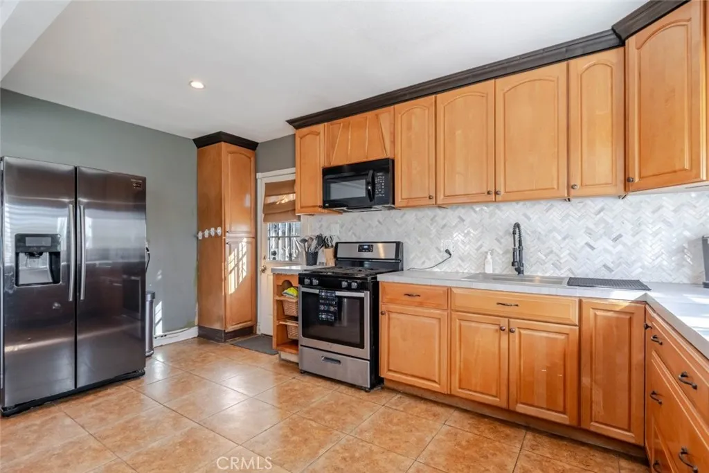3813 Lyndora Street, Lynwood, California 90262 home-pic-8