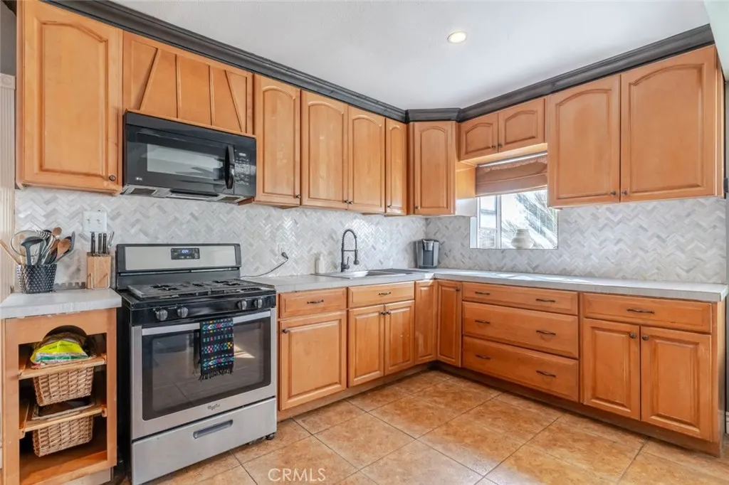3813 Lyndora Street, Lynwood, California 90262 home-pic-7