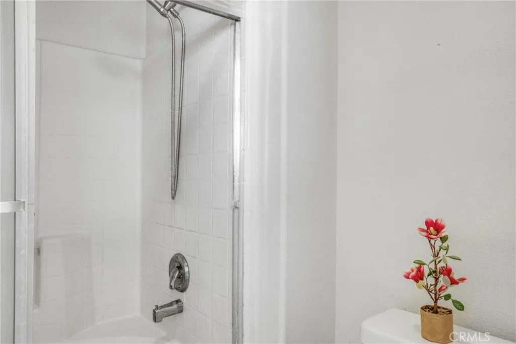 22754 Little Fall Court, Saugus, California 91350 home-pic-13