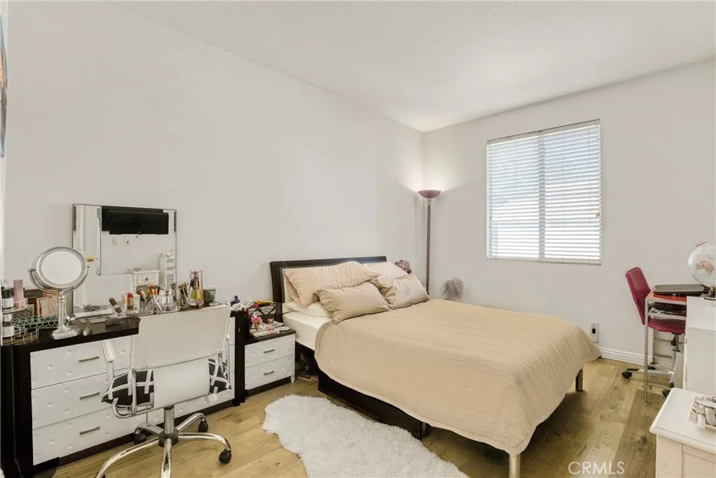 22754 Little Fall Court, Saugus, California 91350 home-pic-14