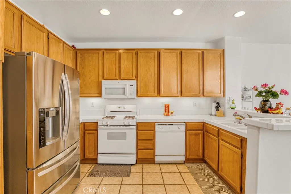 22754 Little Fall Court, Saugus, California 91350 home-pic-7