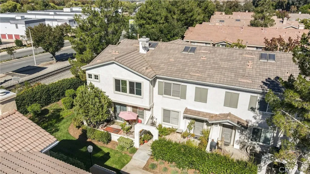 22754 Little Fall Court, Saugus, California 91350 home-pic-22