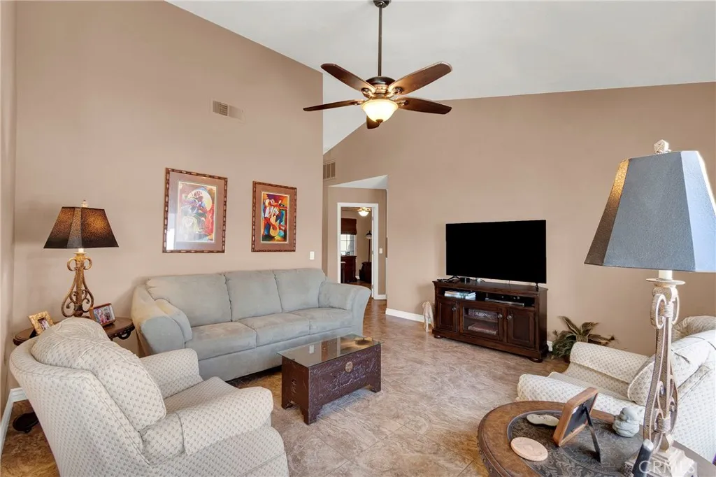 440 La Costa, Banning, California 92220 home-pic-10
