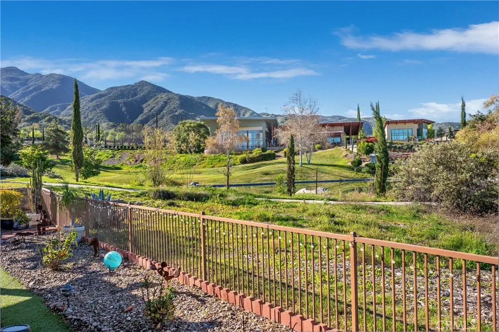 9152 Reserve, Corona, California 92883 home-pic-22