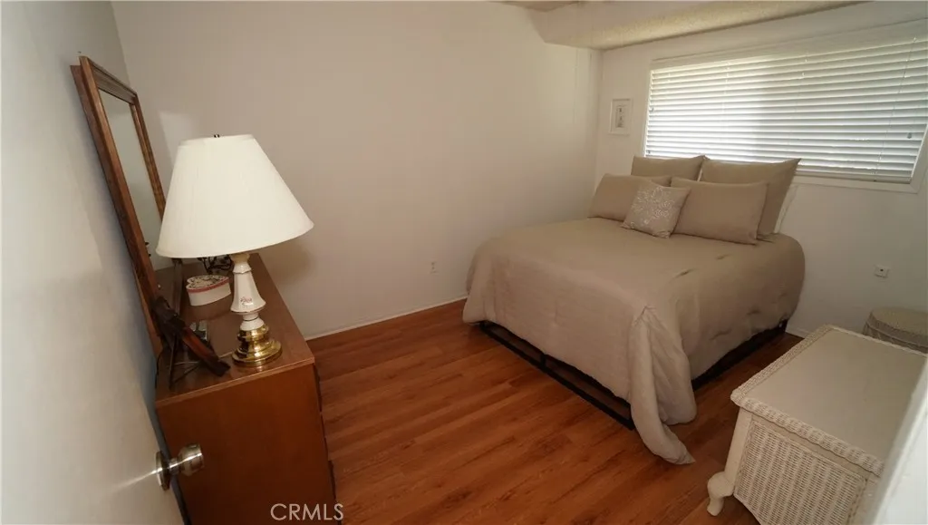 16519 Minnehaha, Granada Hills, California 91344 home-pic-11