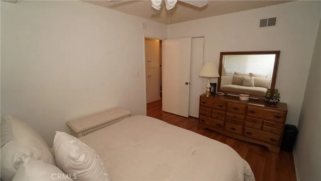 16519 Minnehaha, Granada Hills, California 91344 home-pic-12