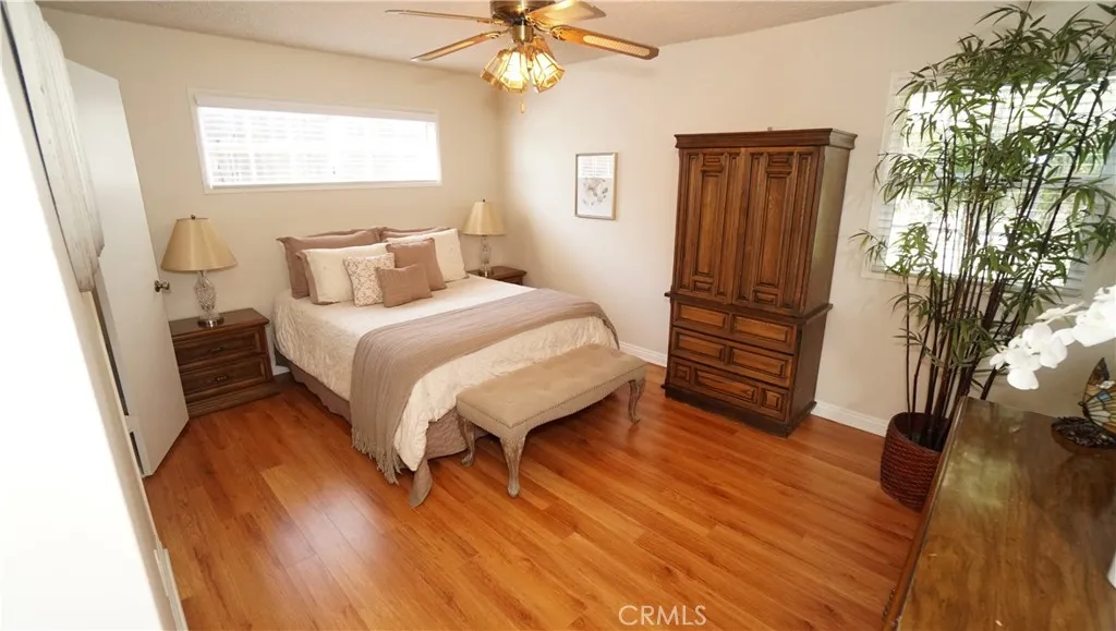 16519 Minnehaha, Granada Hills, California 91344 home-pic-8