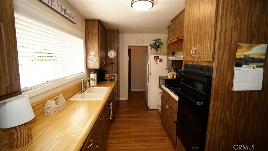 16519 Minnehaha, Granada Hills, California 91344 home-pic-23