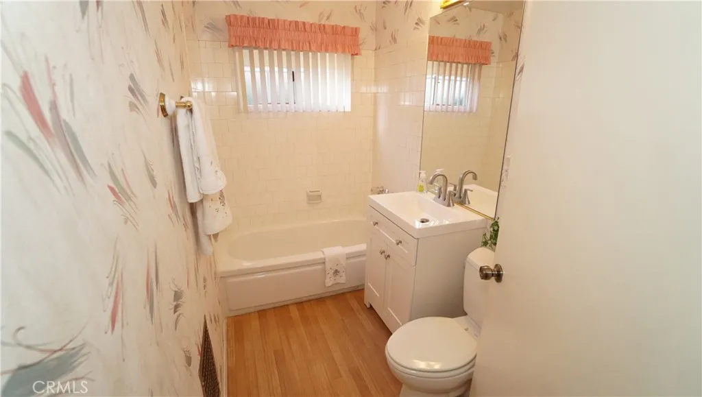 16519 Minnehaha, Granada Hills, California 91344 home-pic-13