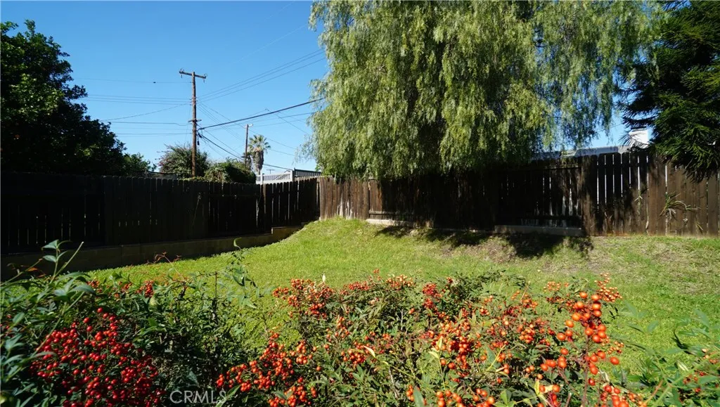 16519 Minnehaha, Granada Hills, California 91344 home-pic-36