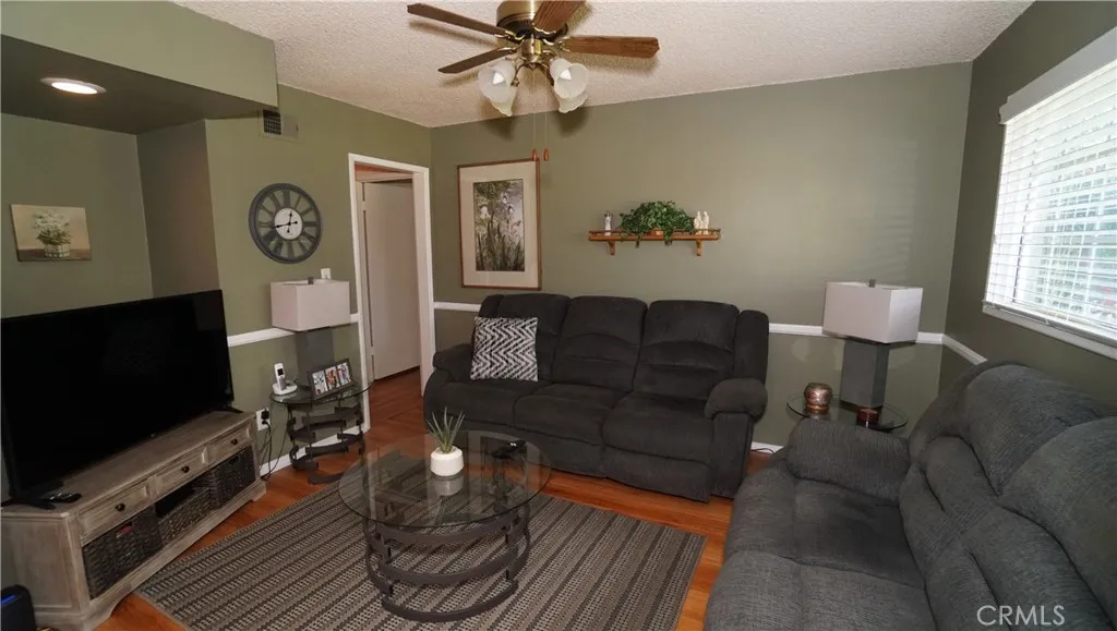 16519 Minnehaha, Granada Hills, California 91344 home-pic-18