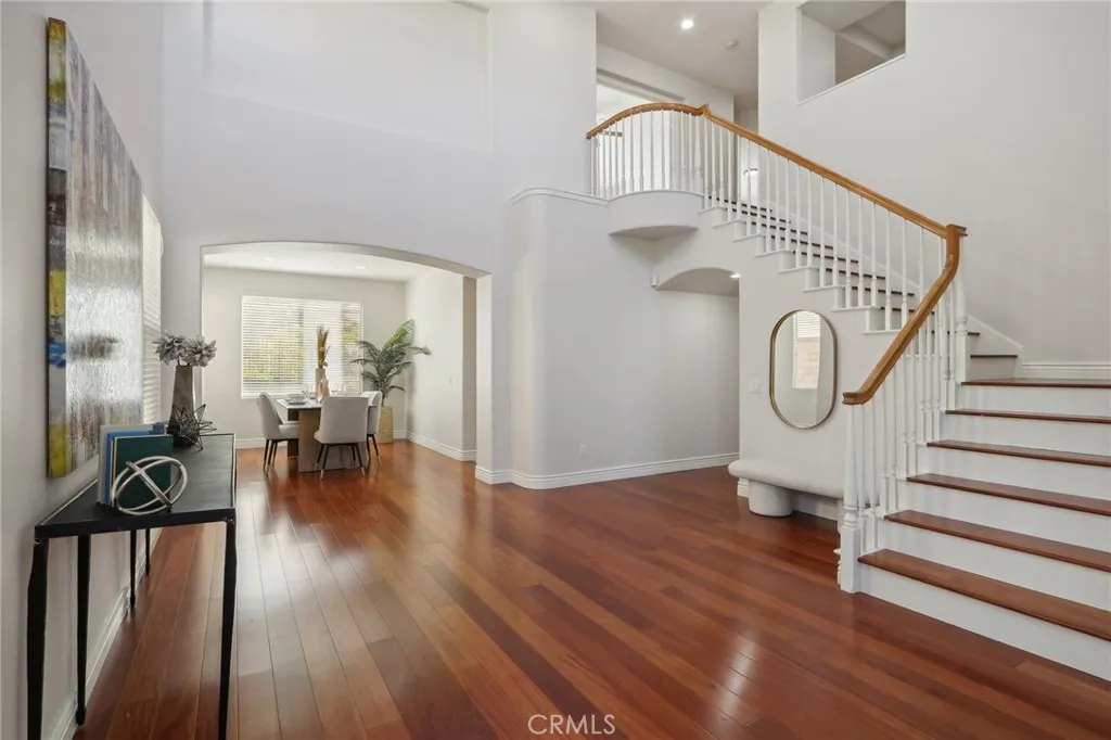 Picture  taken when the house was staged previously