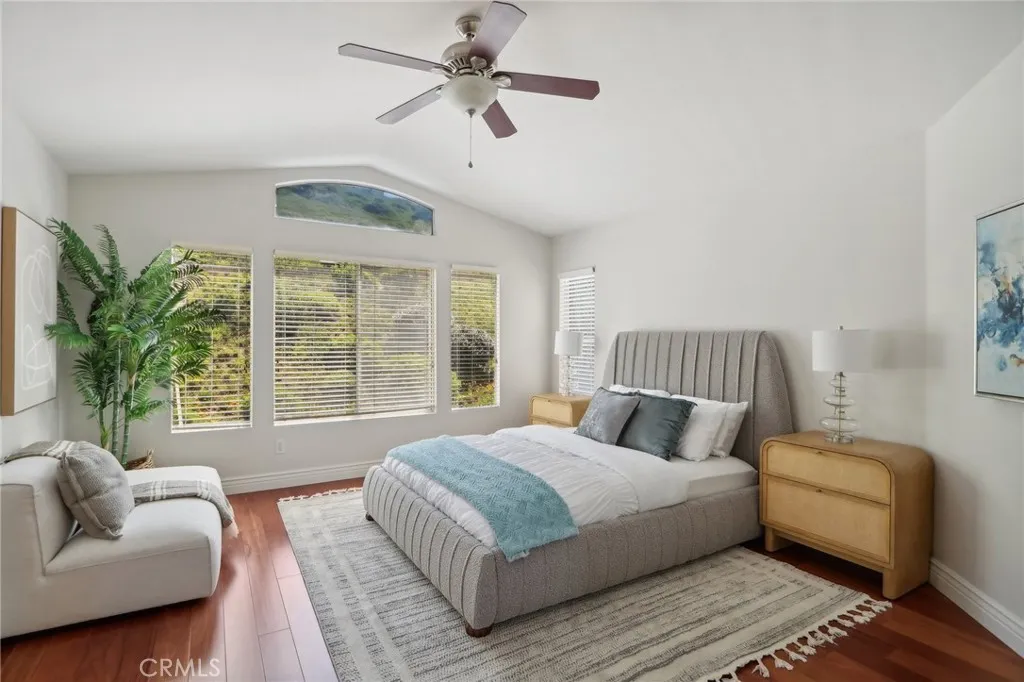 Picture  taken when the house was staged previously