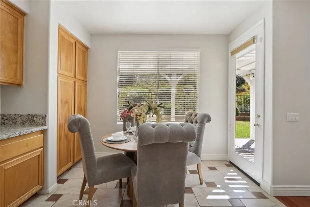 Picture  taken when the house was staged previously