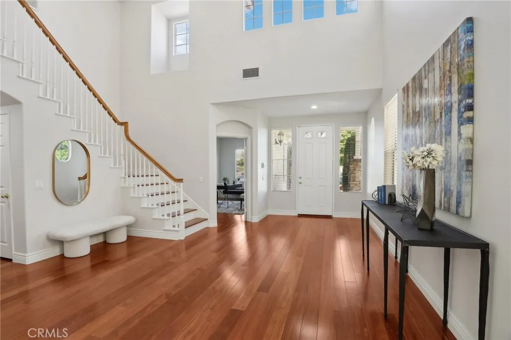 Picture  taken when the house was staged previously