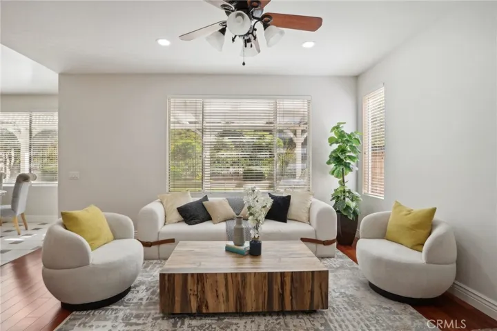 Picture  taken when the house was staged previously
