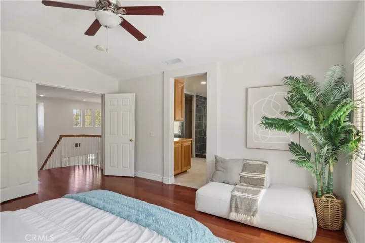 Picture  taken when the house was staged previously