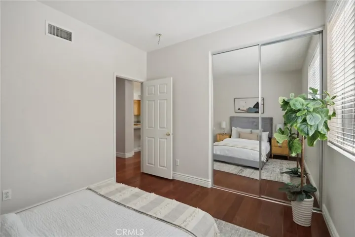 Picture  taken when the house was staged previously